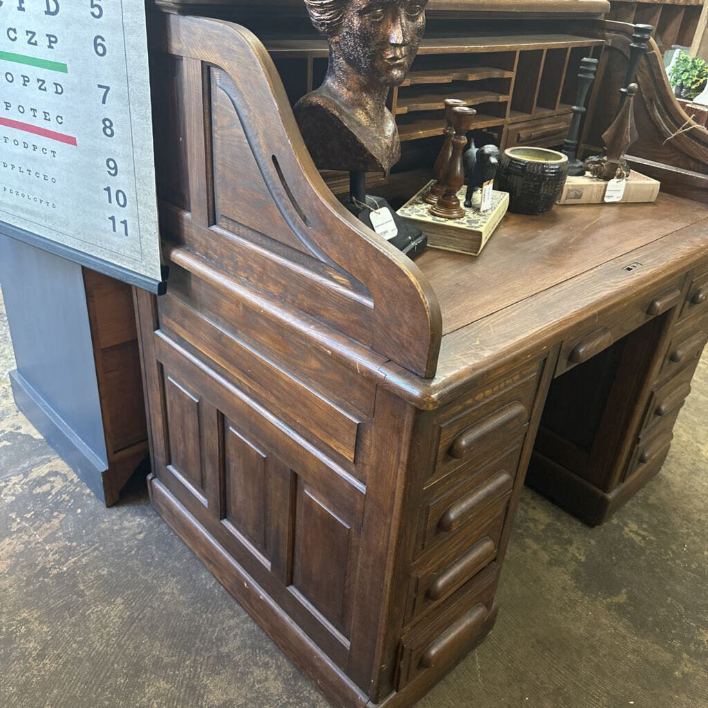 WOODEN DESK