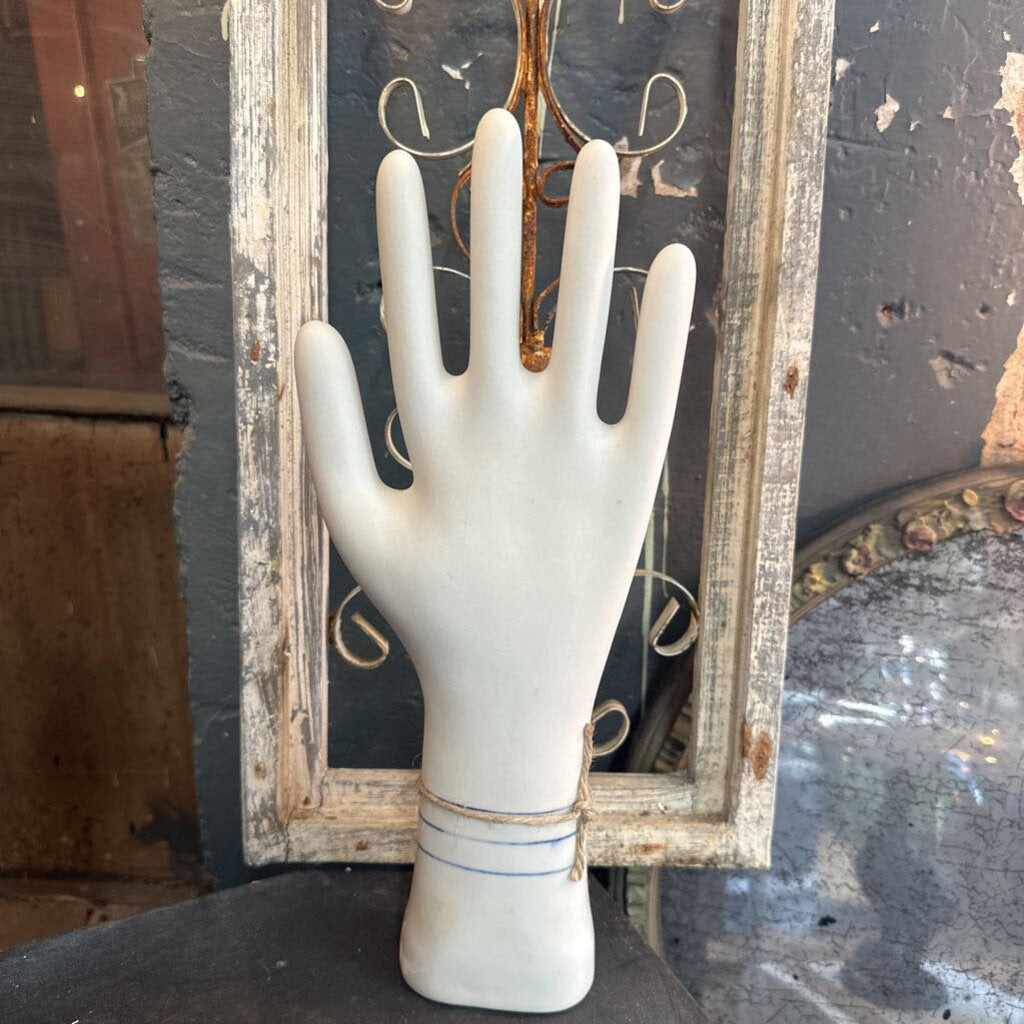 PORCELAIN GLOVE MOLD