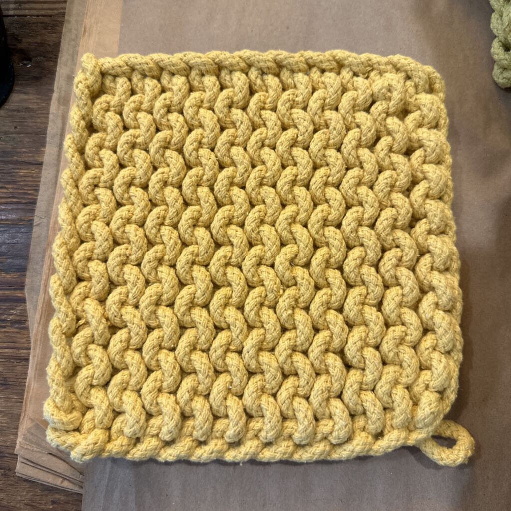 CROCHET POT HOLDER/TRIVET