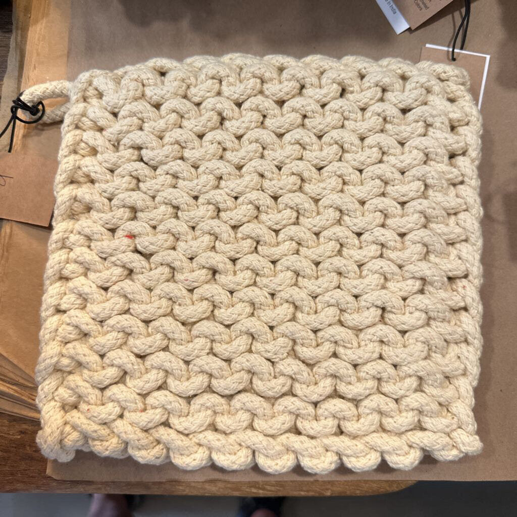 CROCHET POT HOLDER/TRIVET