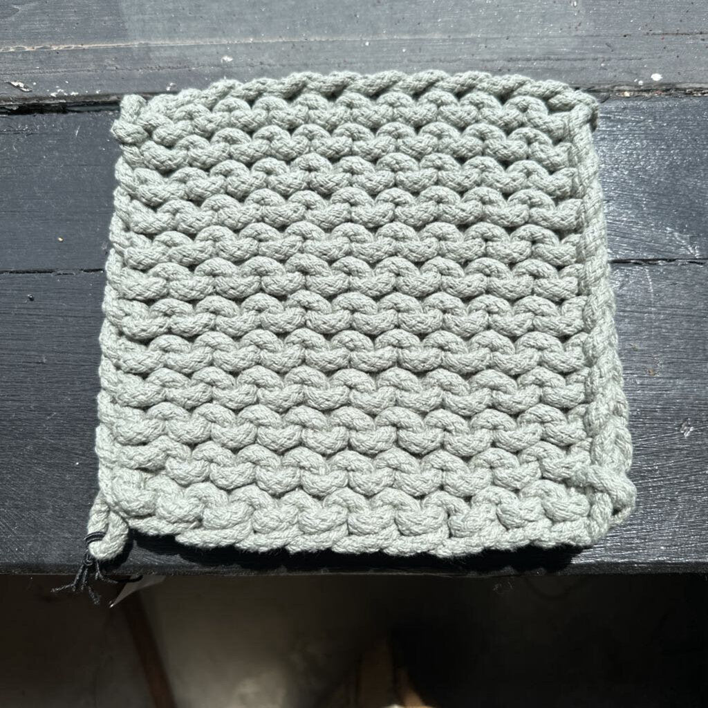 CROCHET POT HOLDER/TRIVET