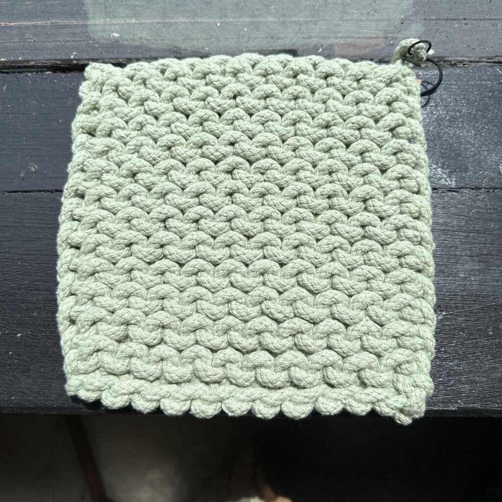 CROCHET POT HOLDER/TRIVET