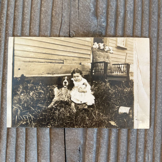 POST CARD WITH LITTLE GIRL AND DOG