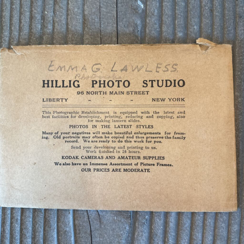 HILLIG PHOTO STUDIO ENVELOPE DATED 1956 WITH PICTURE INSIDE