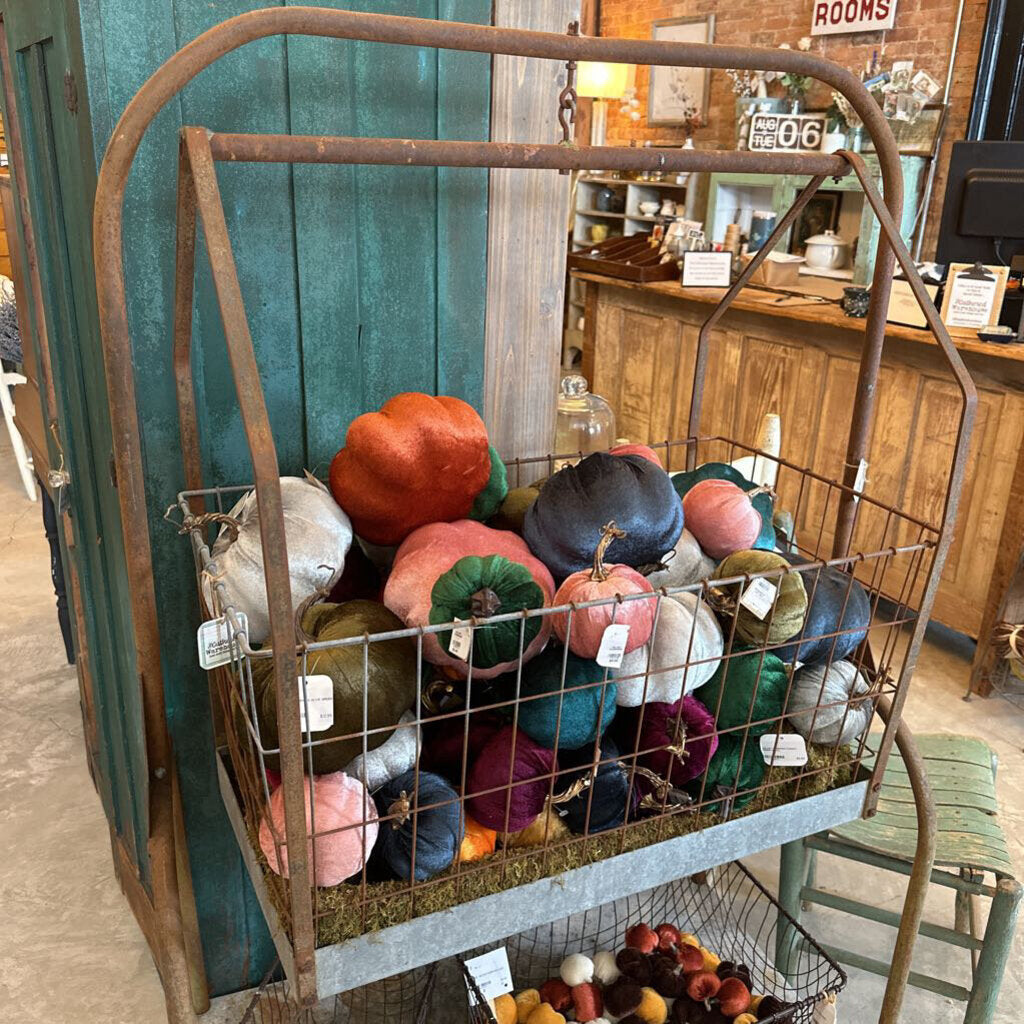 LAUNDRO-MAT CLOTHES BASKET ON CASTERS