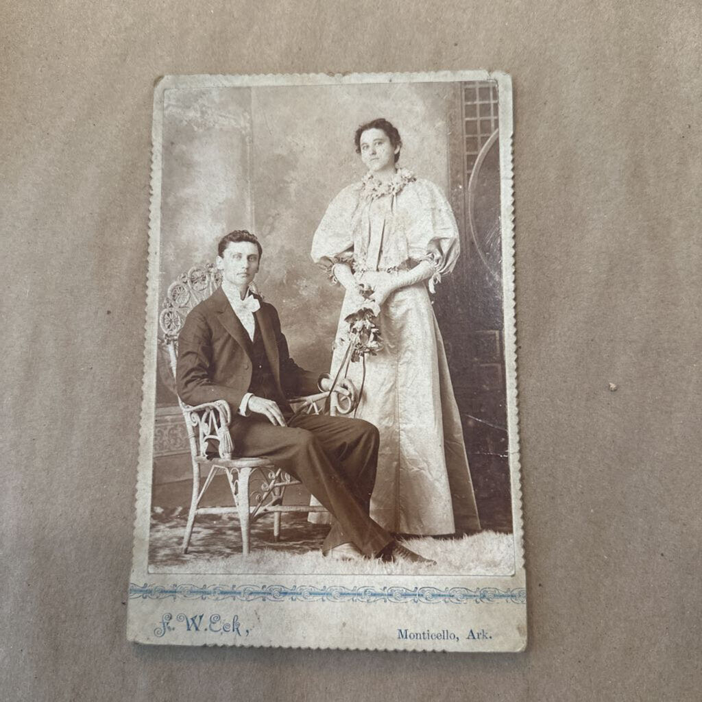 PHOTO OF COUPLE LABELED MONTICELLO, ARK