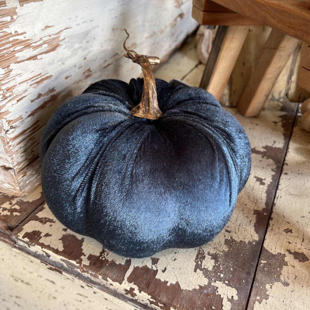 VELVET PUMPKINS