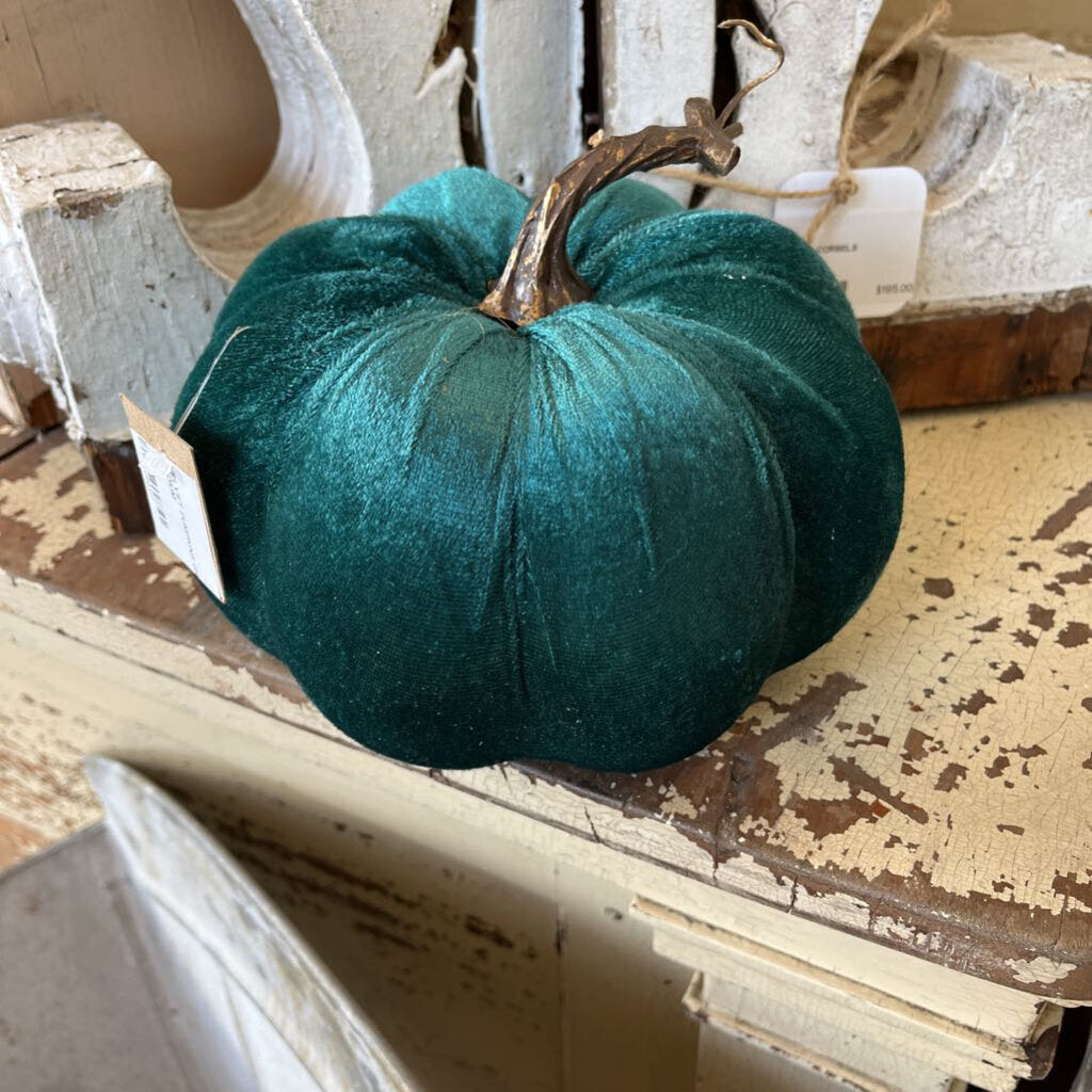 VELVET PUMPKINS