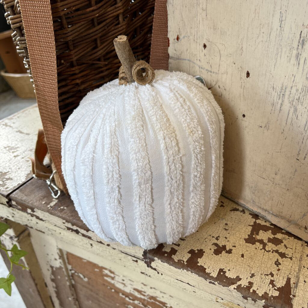 CHENILLE PUMPKINS