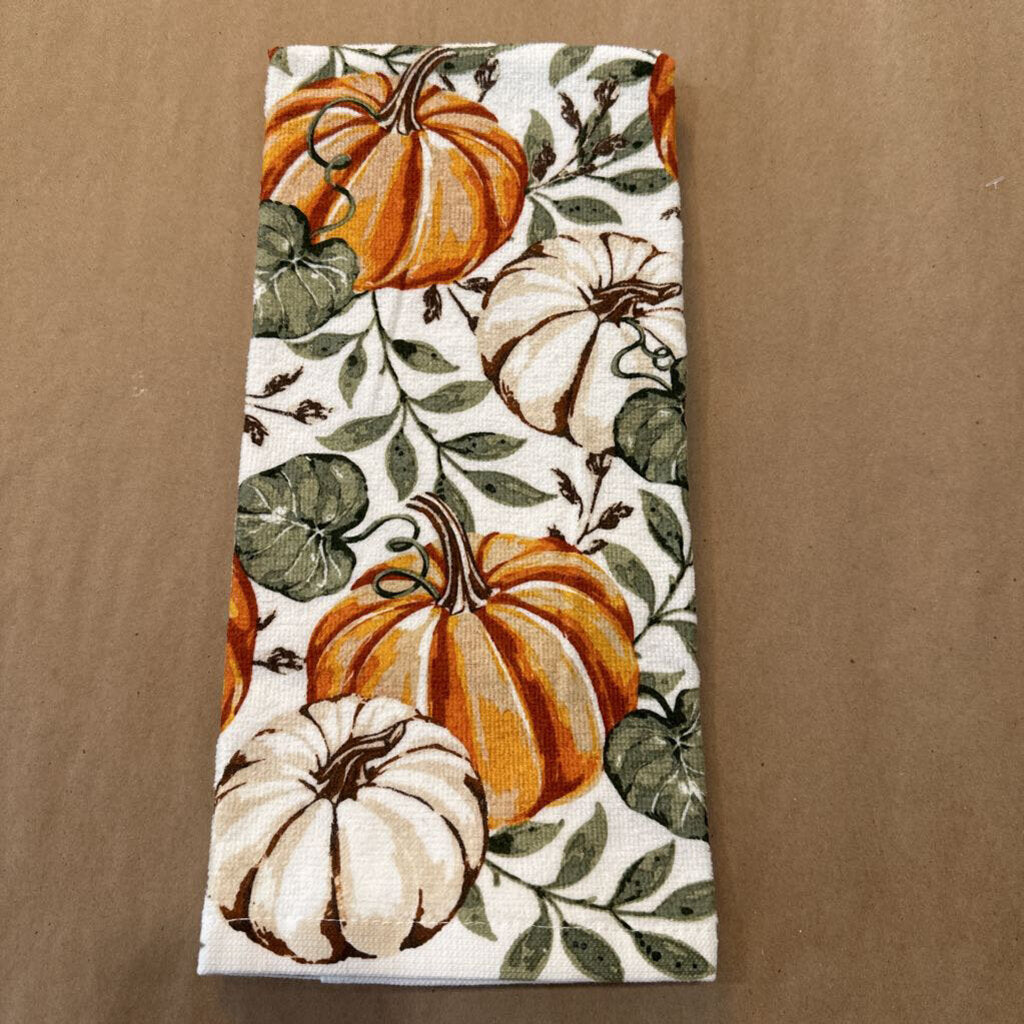 PUMPKIN HAND TOWEL