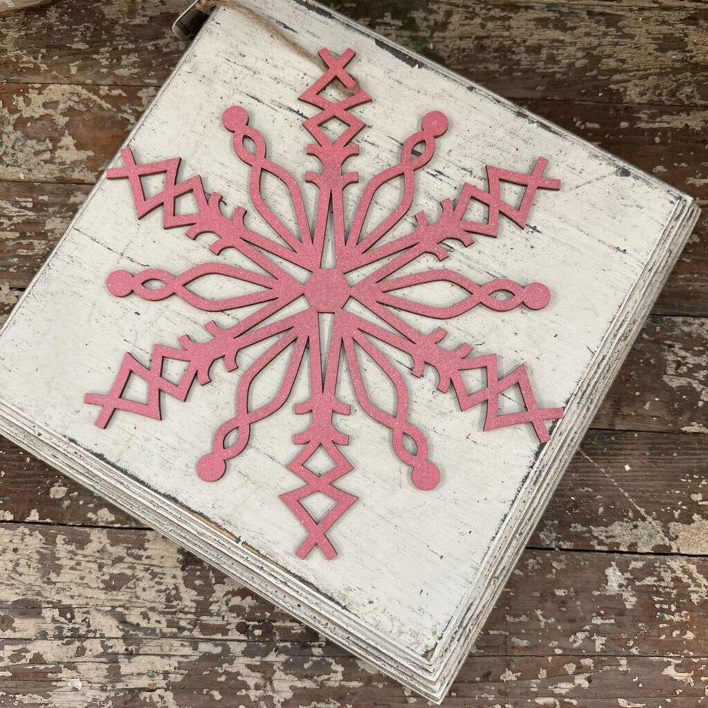 WOOD SNOWFLAKE ORNAMENT