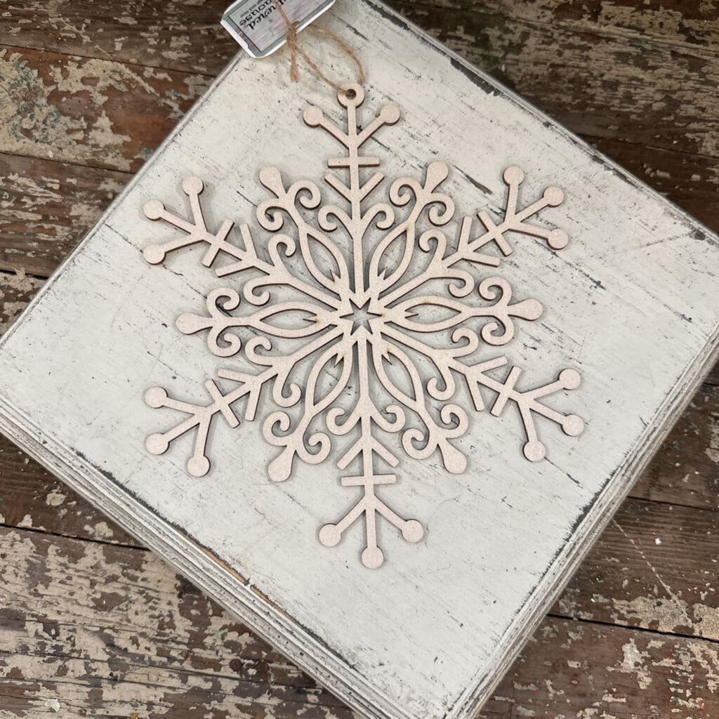 WOOD SNOWFLAKE ORNAMENT