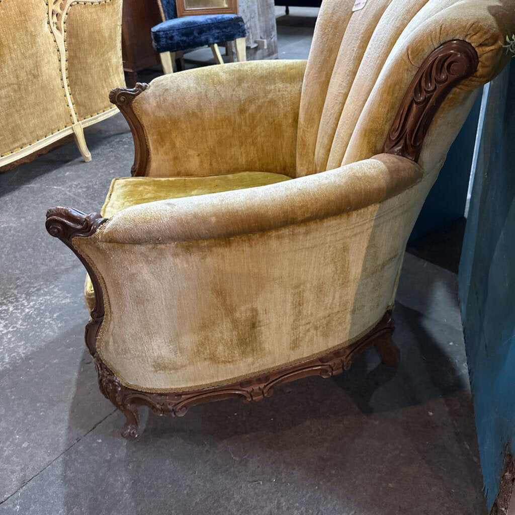 VINTAGE CHAIR