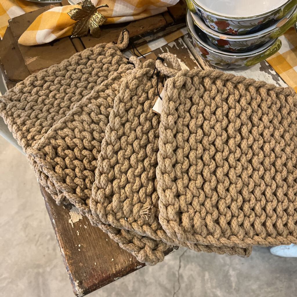 CROCHET POT HOLDER/TRIVET