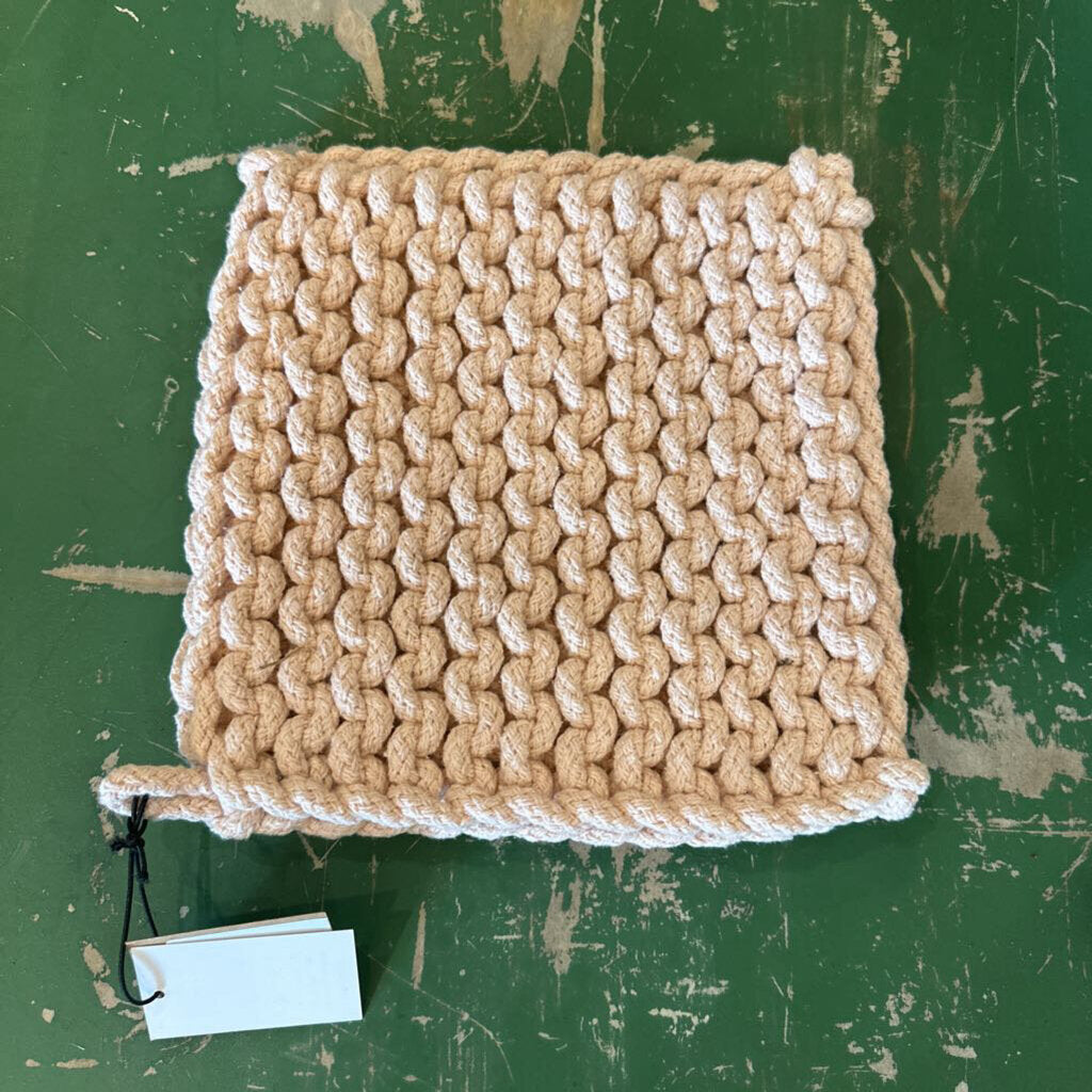 CROCHET POT HOLDER/TRIVET