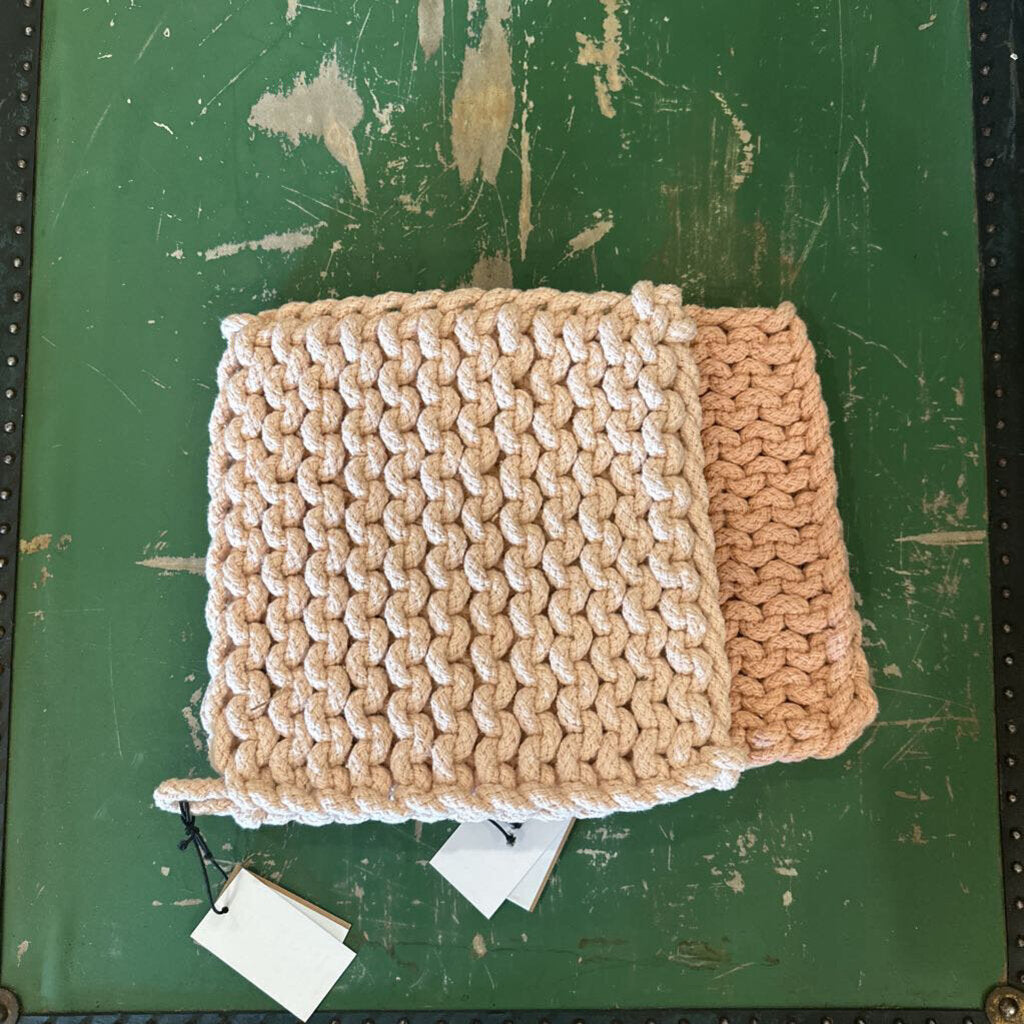 CROCHET POT HOLDER/TRIVET