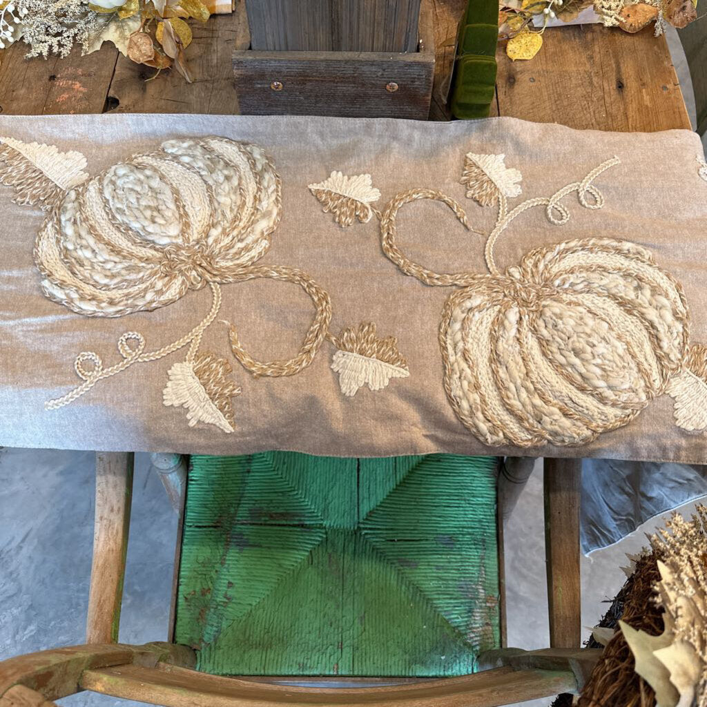 FALL TABLE RUNNER