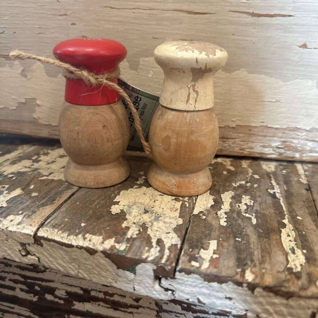 WOOD SALT AND PEPPER SHAKER - JAPAN