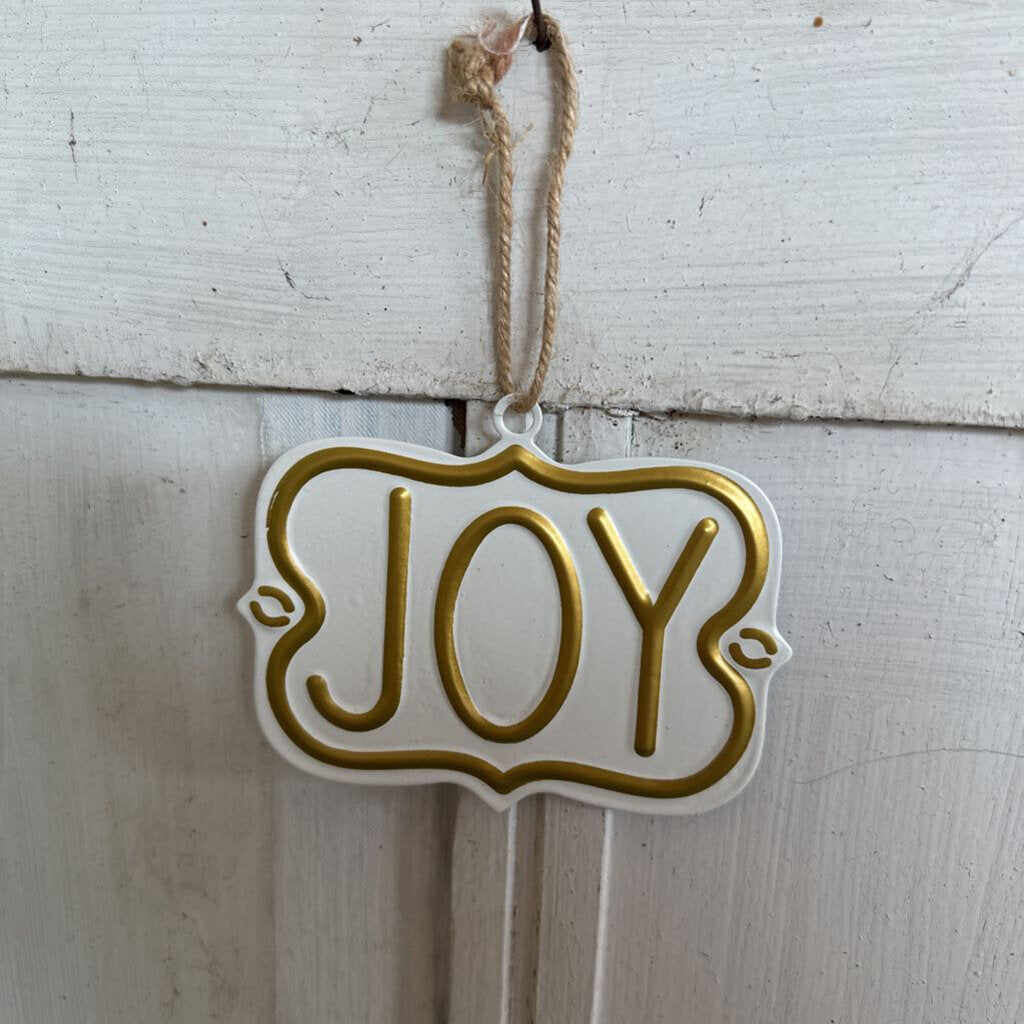 METAL PLAQUE ORNAMENT