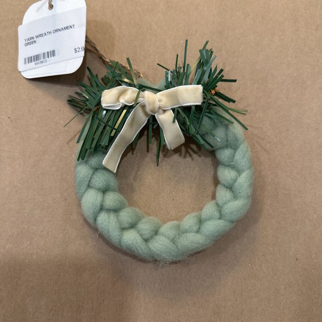 YARN WREATH ORNAMENT