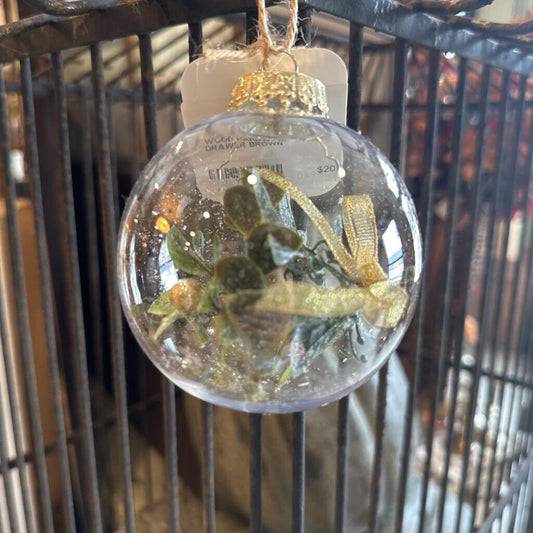 MISTLETOE ORNAMENT BALL