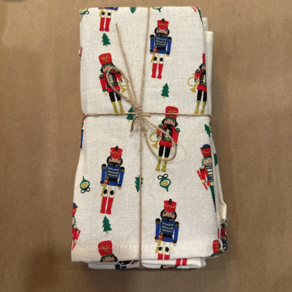 NUTCRACKER NAPKINS