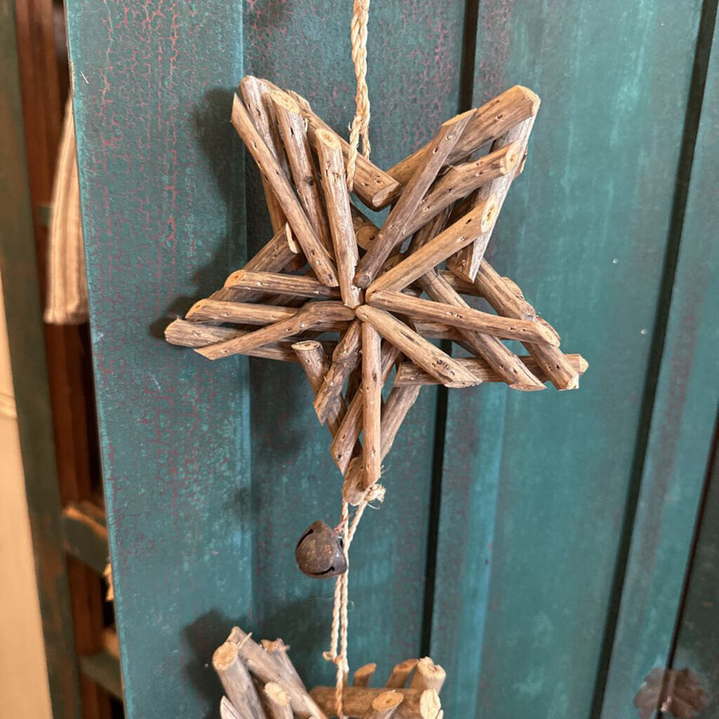 WOOD STAR AND BELL GARLAND