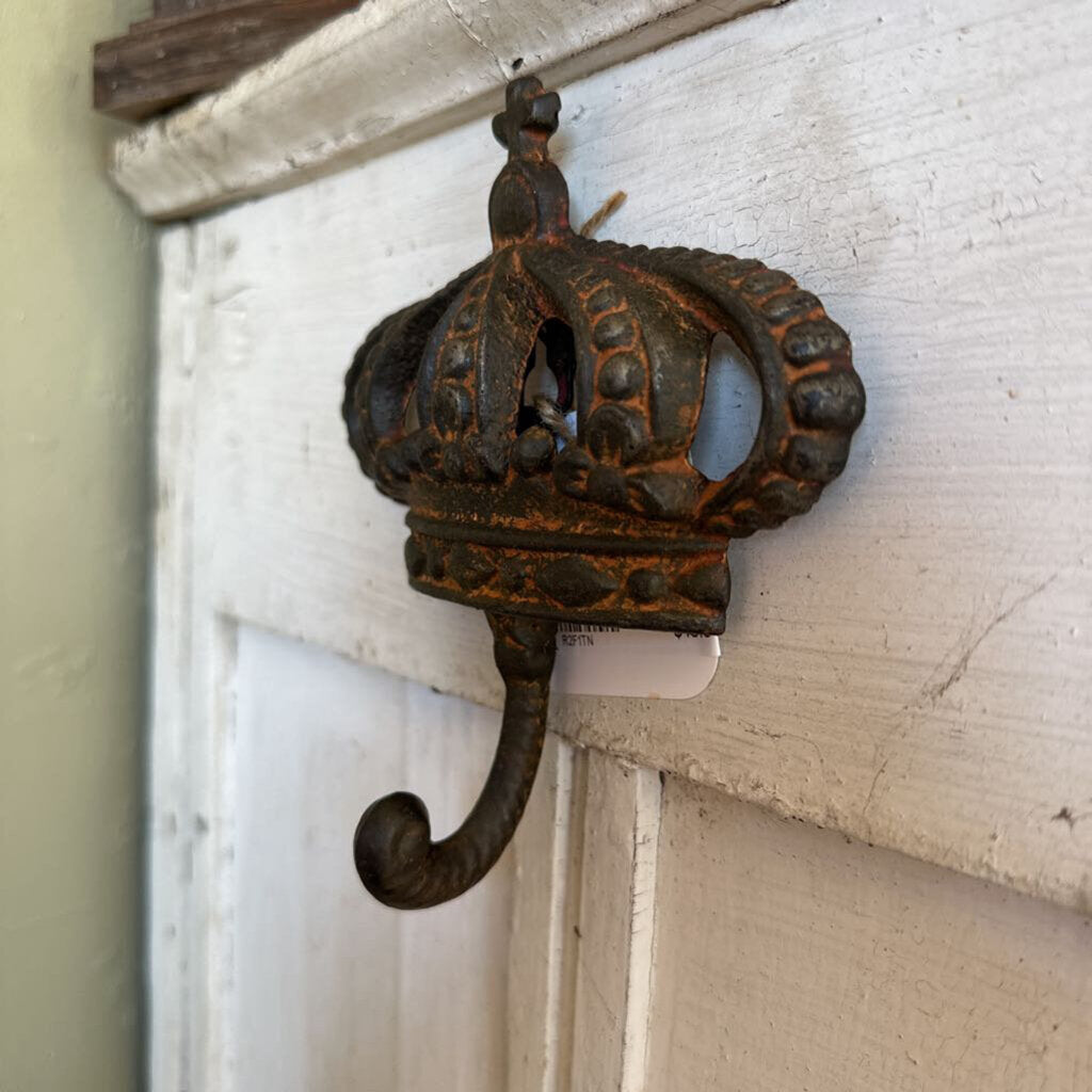 CAST IRON CROWN WITH HANGER