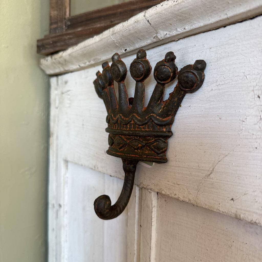 CAST IRON CROWN WITH HANGER