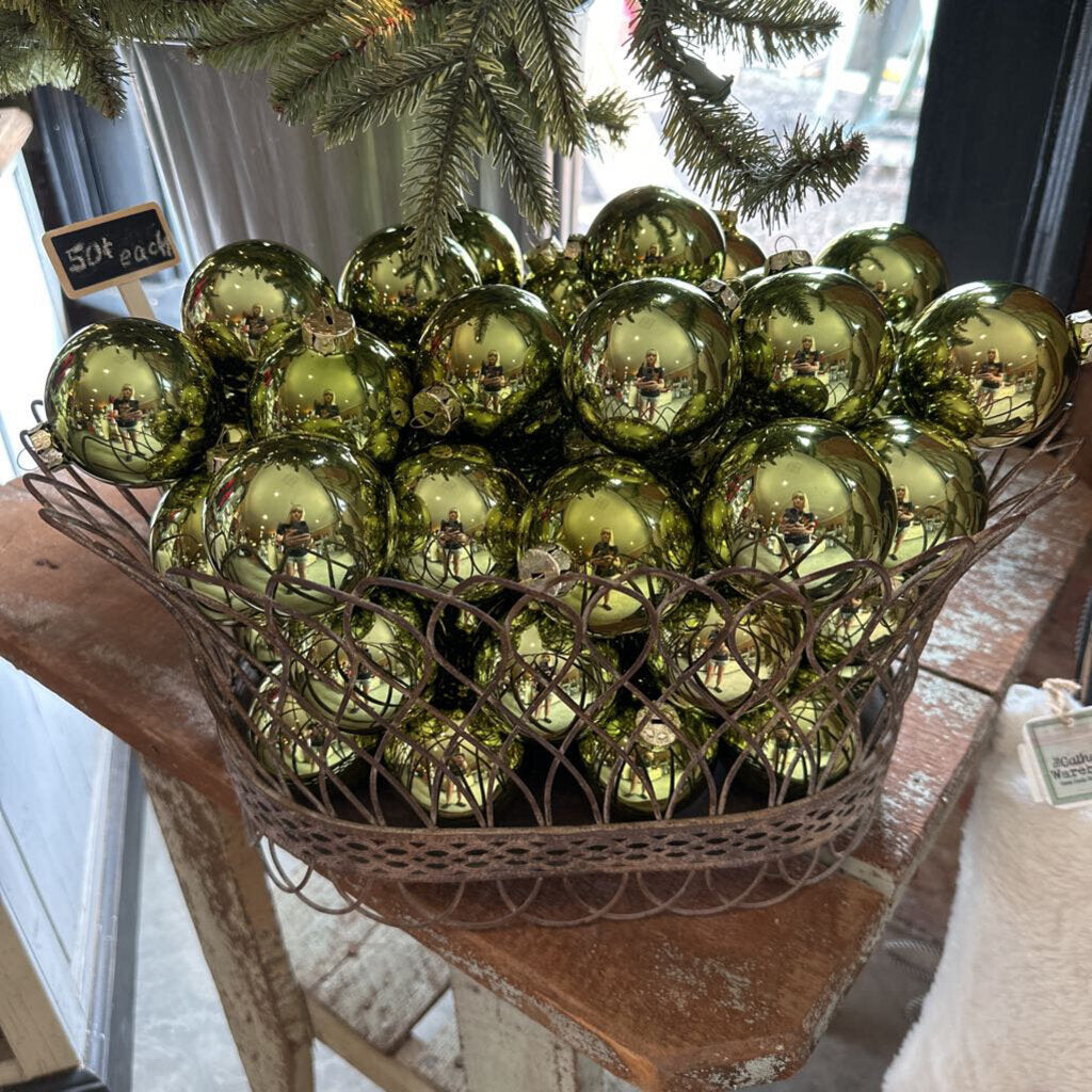 GLASS REFLECTIVE BALL ORNAMENT