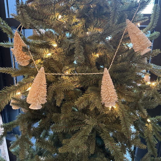 BOTTLEBRUSH TREE GARLAND