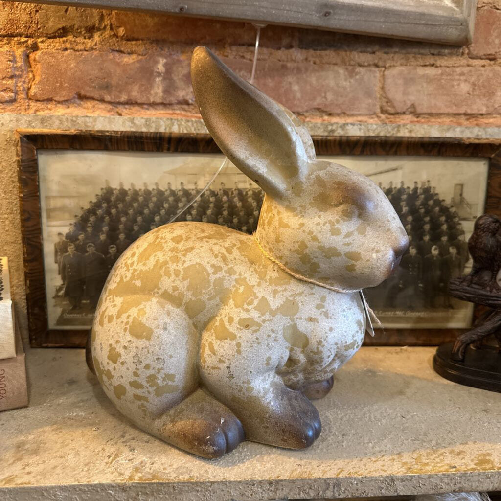 RESIN RABBIT