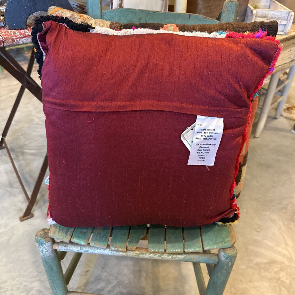 LATCHHOOK PILLOW