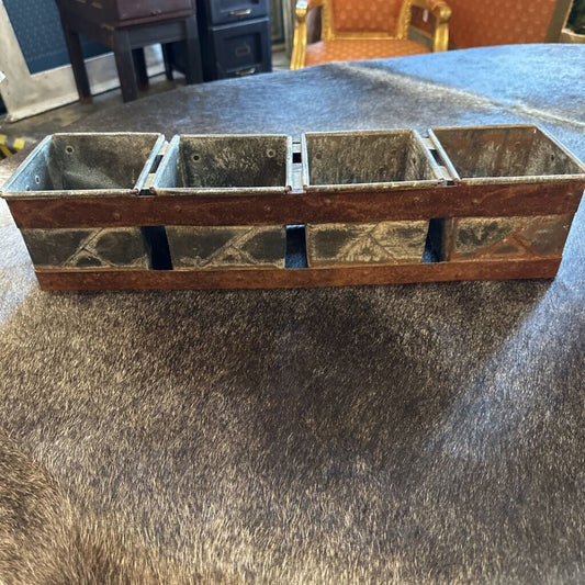 GALVANIZED ORGANIZER