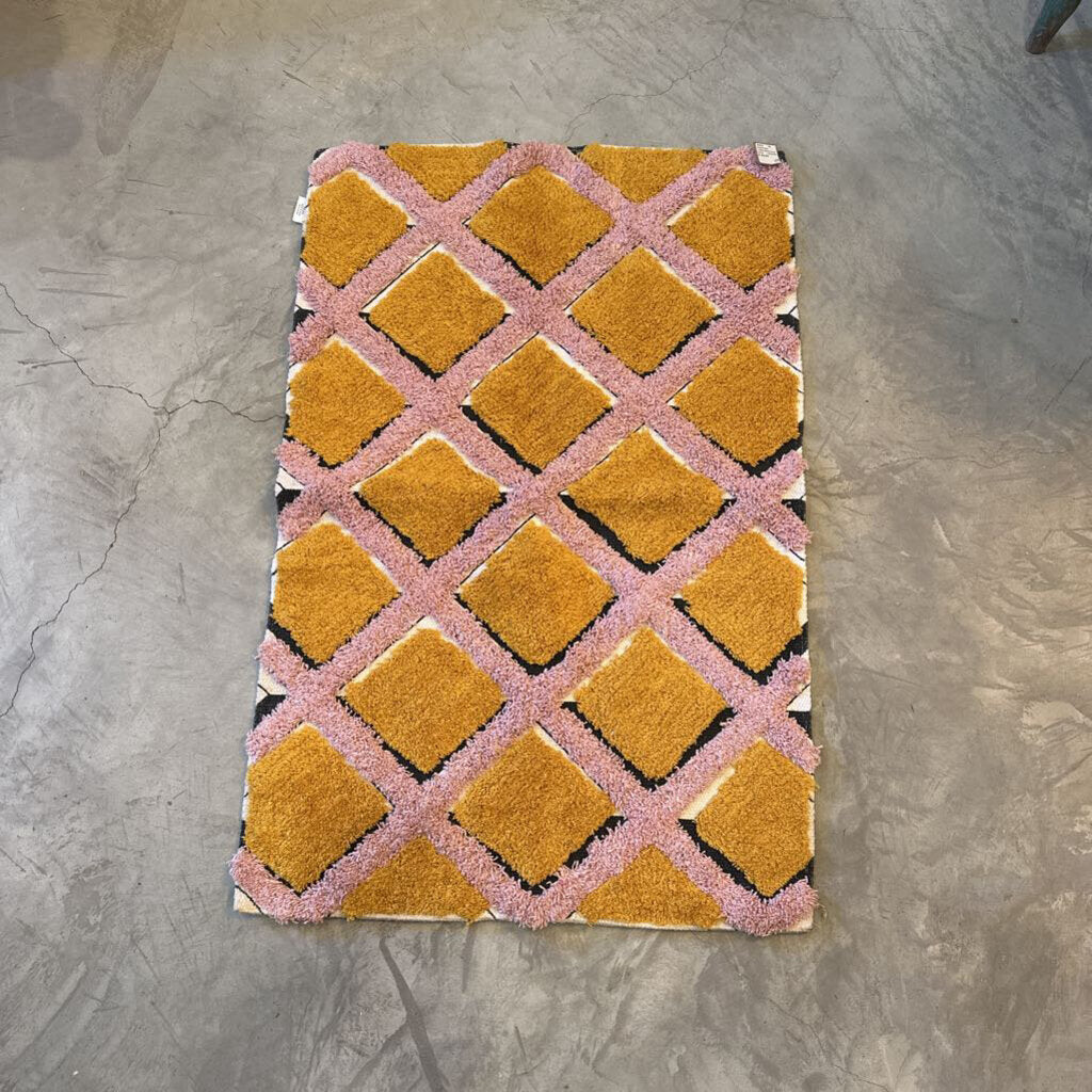 HANDMADE TUFTED BOHO RUG