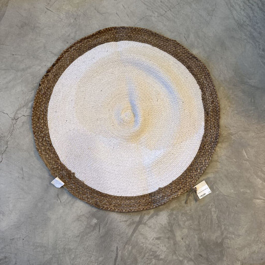 ROUND RUG