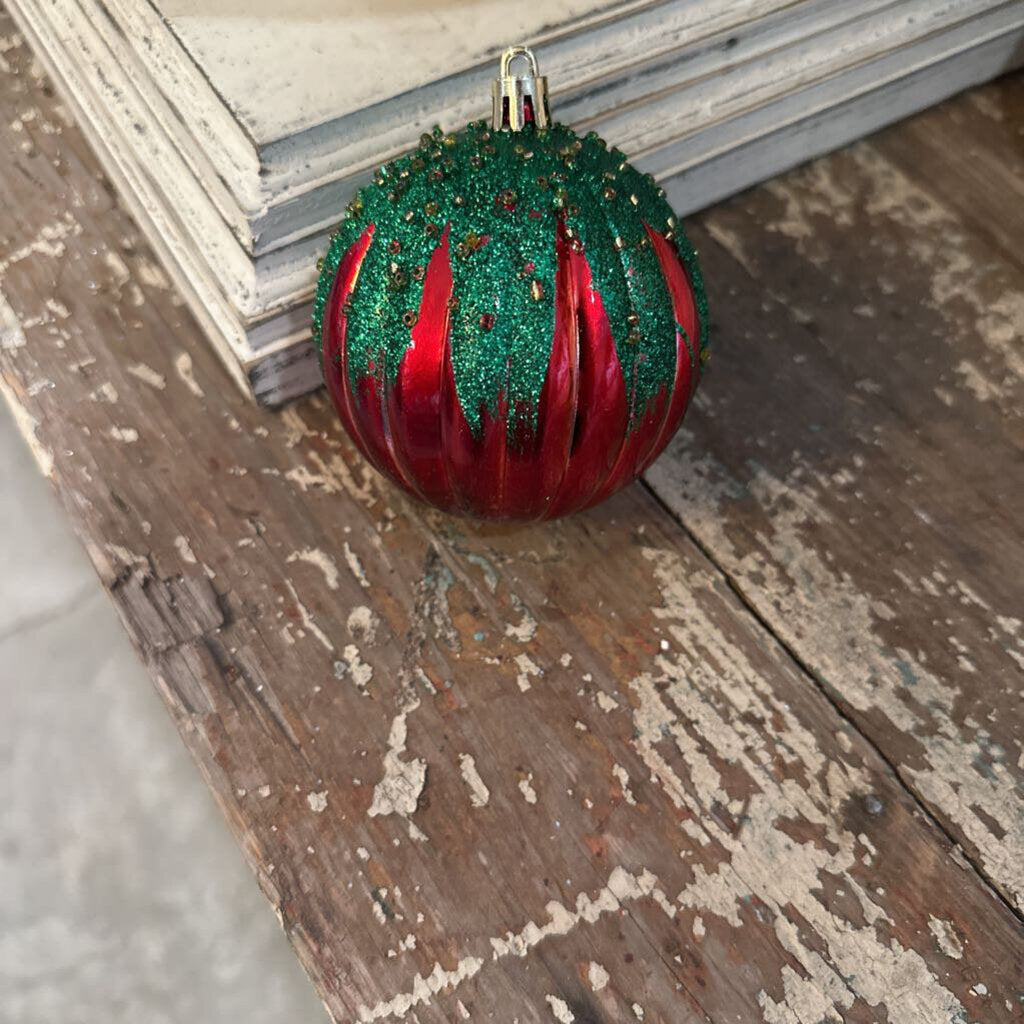 GLITTER TOMATO ORNAMENT