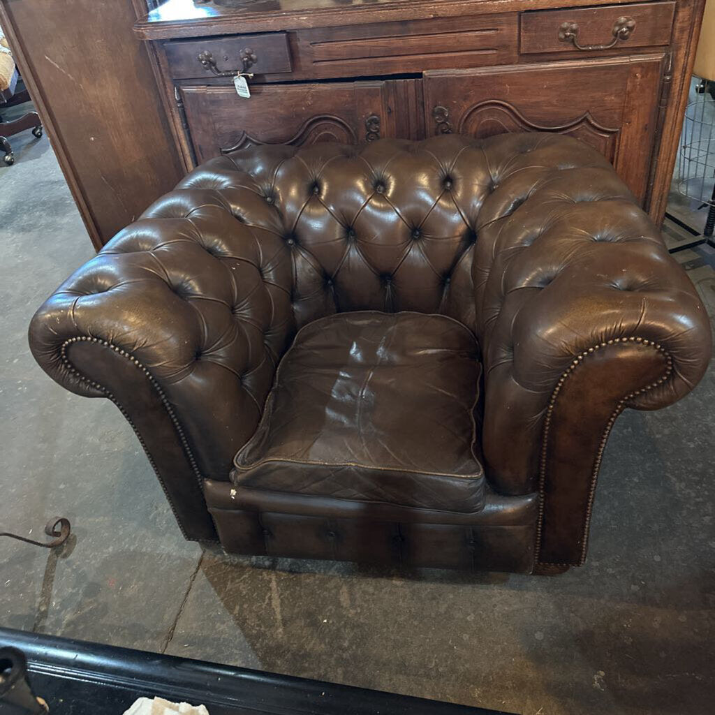 CHESTERFIELD LEATHER CHAIR