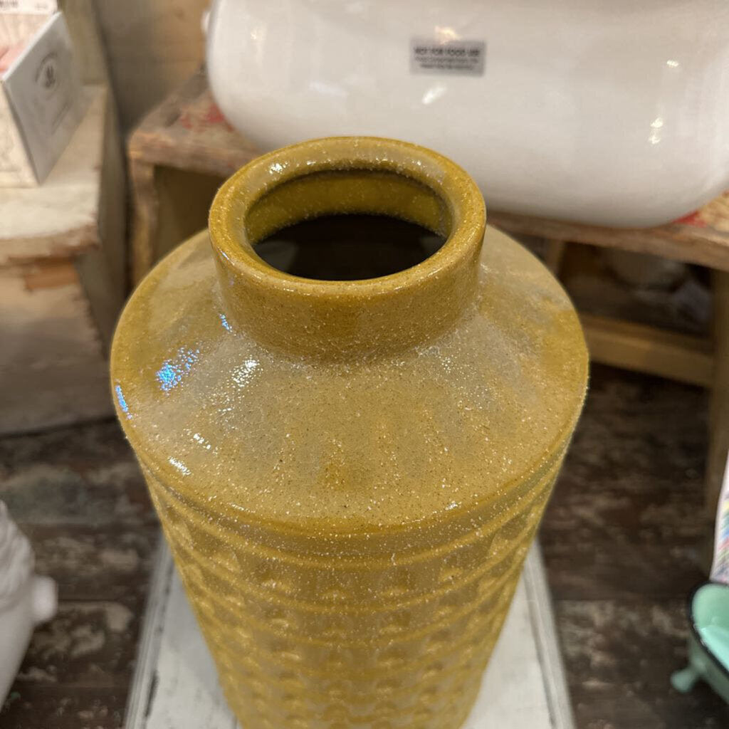 CERAMIC VASE