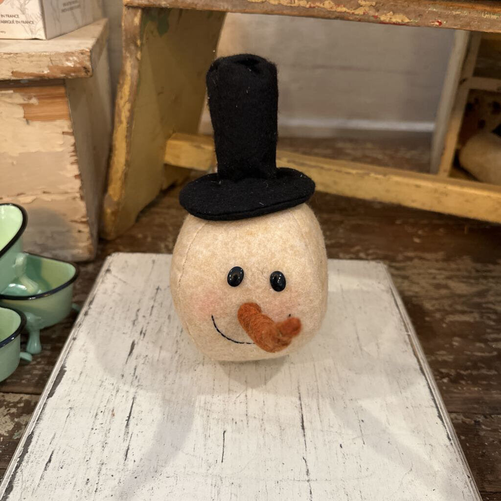 BEADED MUSHROOM ORNAMENT