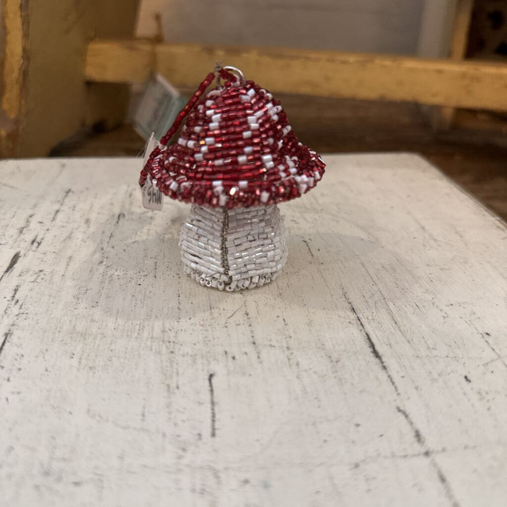 BEADED MUSHROOM ORNAMENT