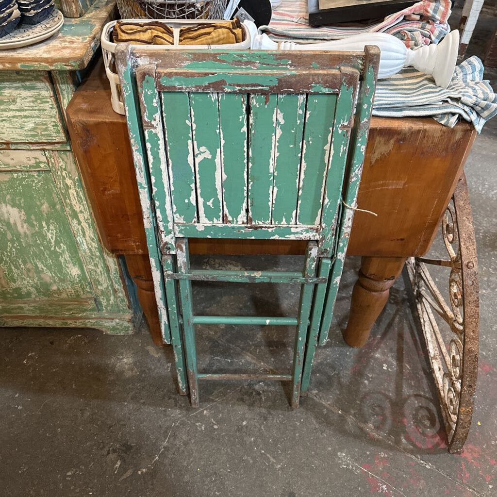 WOODEN FOLDING CHAIRS