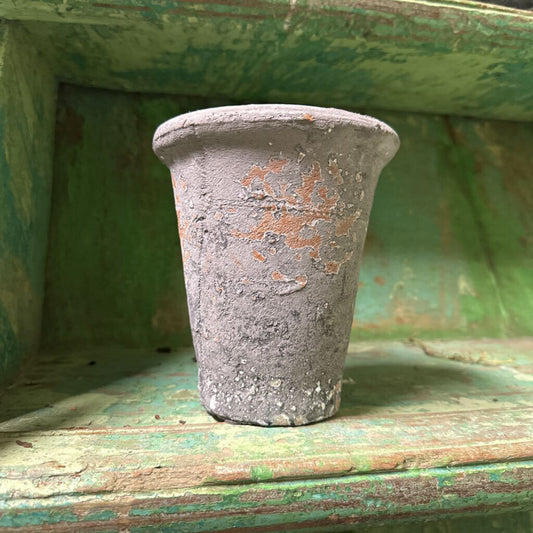 DISTRESSED CLAY PLANTER