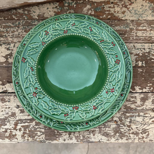 HOLLY BERRY CHRISTMAS DISH SET