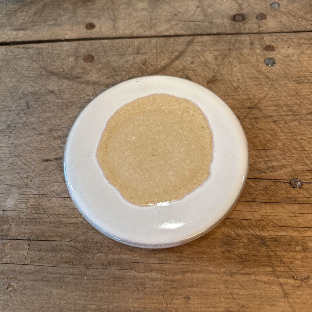 ROUND STONEWARE TRIVET