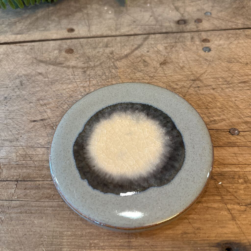 ROUND STONEWARE TRIVET