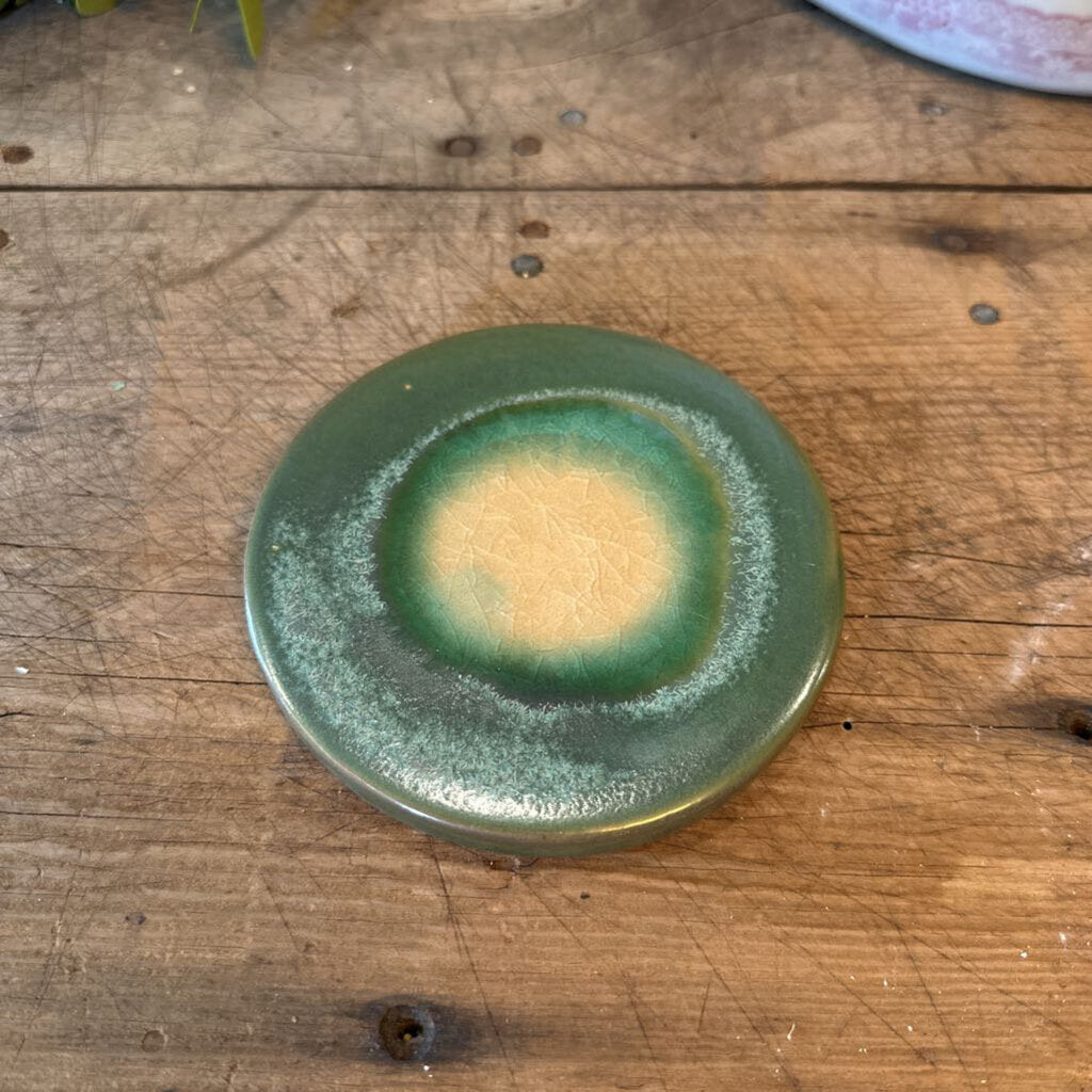 ROUND STONEWARE TRIVET