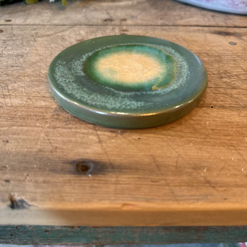 ROUND STONEWARE TRIVET