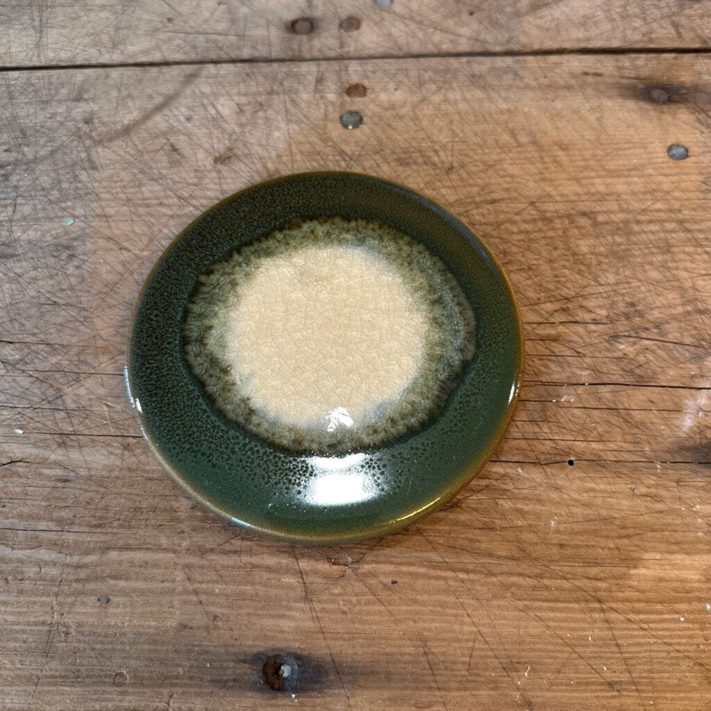 ROUND STONEWARE TRIVET