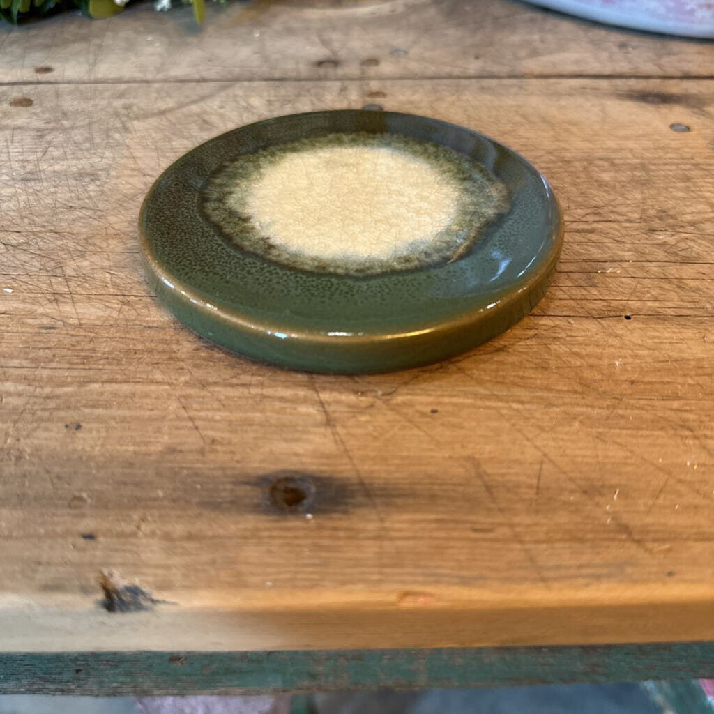 ROUND STONEWARE TRIVET